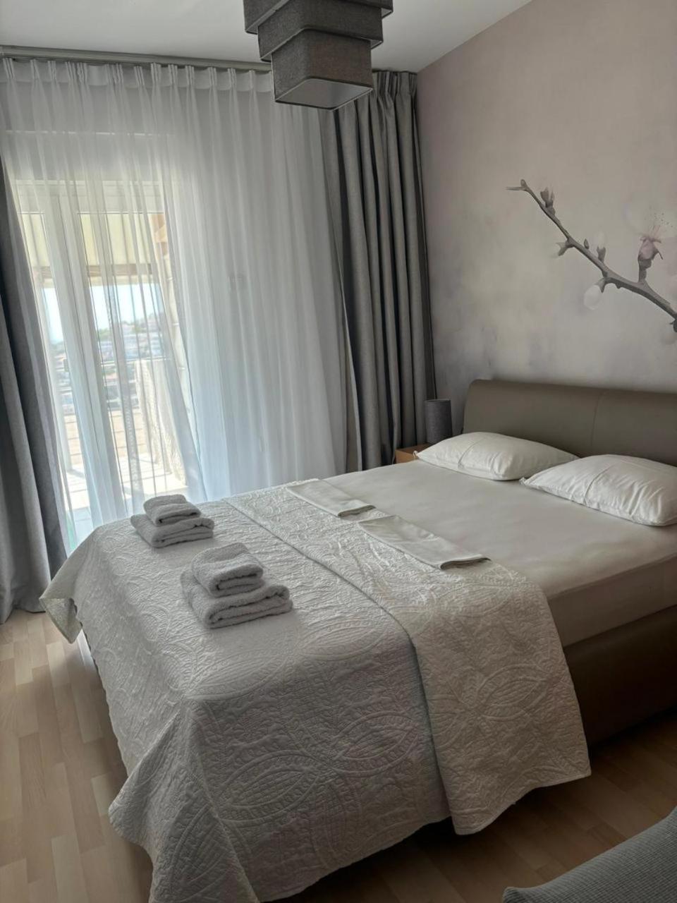 Apartments Knezevic Ulcinj Exterior photo
